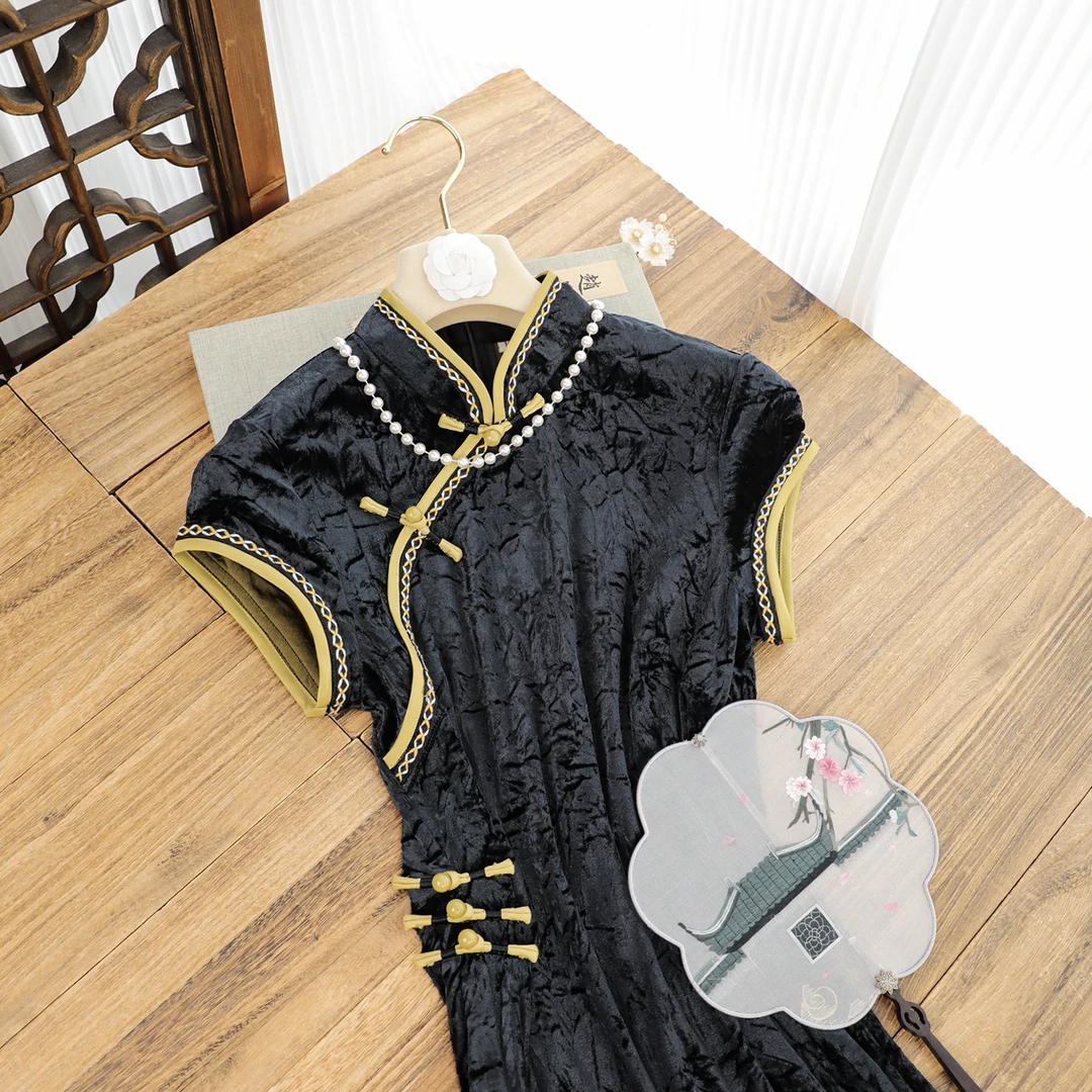 俏娘鱼2025夏季新款日常可穿素雅老上海黑色复古新中式大码旗袍女
