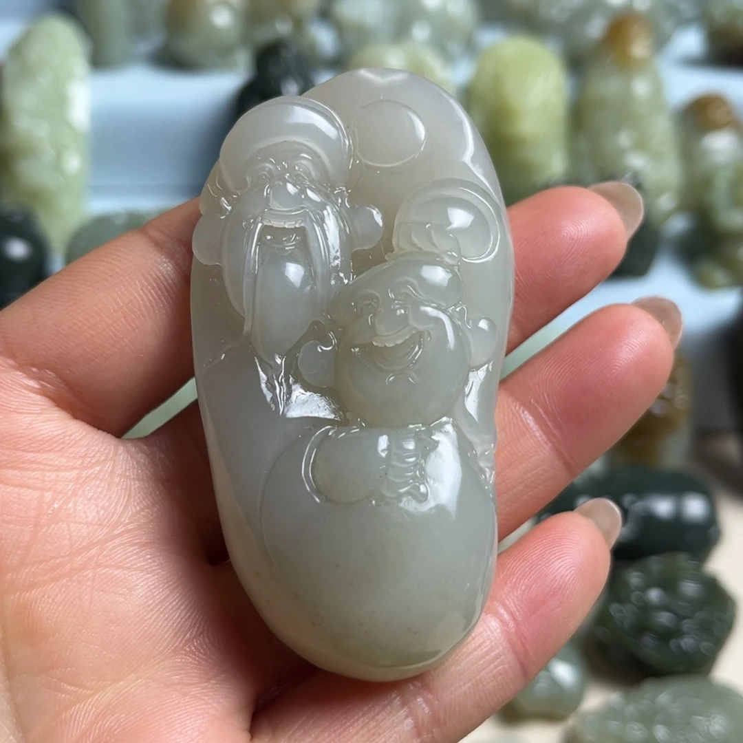 和田玉未镶嵌把件