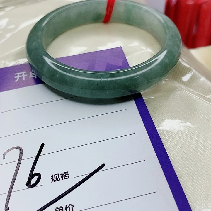 翡翠手镯（圆镯）未镶嵌