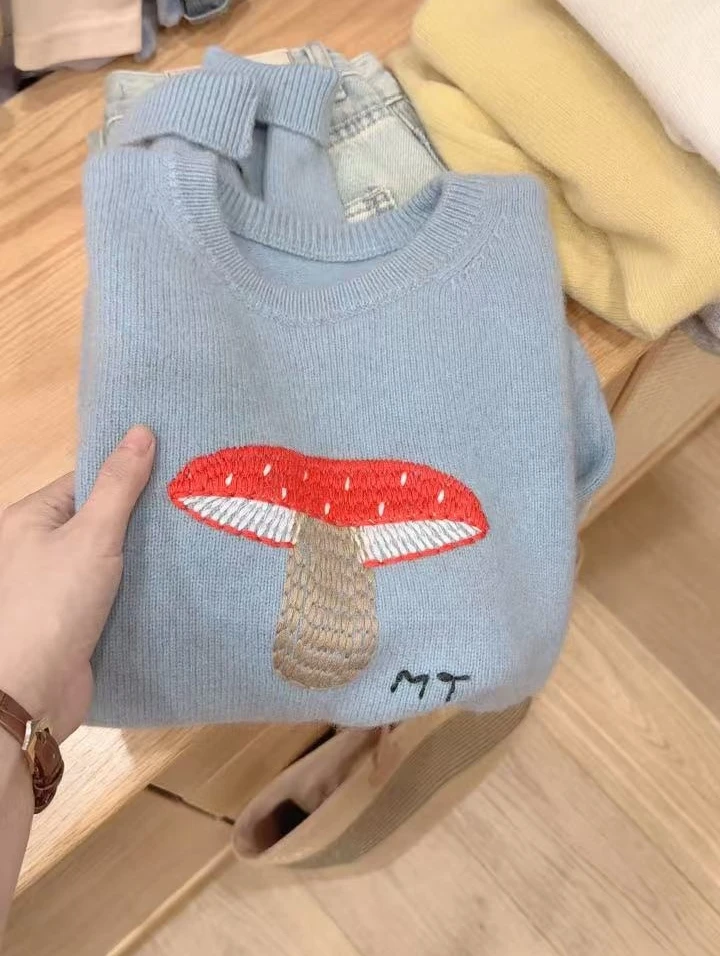 【反季毛衣】七言家  云水蓝刺绣蘑菇套头毛衣