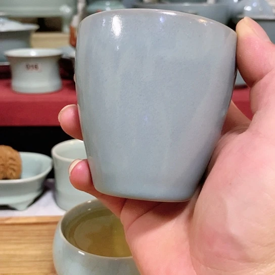 微瑕，汝官窑釉色，水缸杯