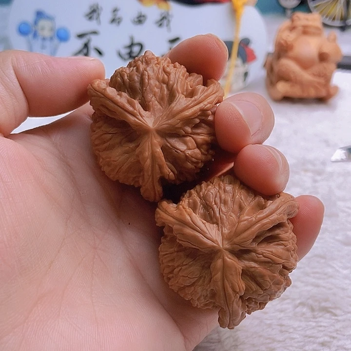吊坠文玩核桃航****?三棱