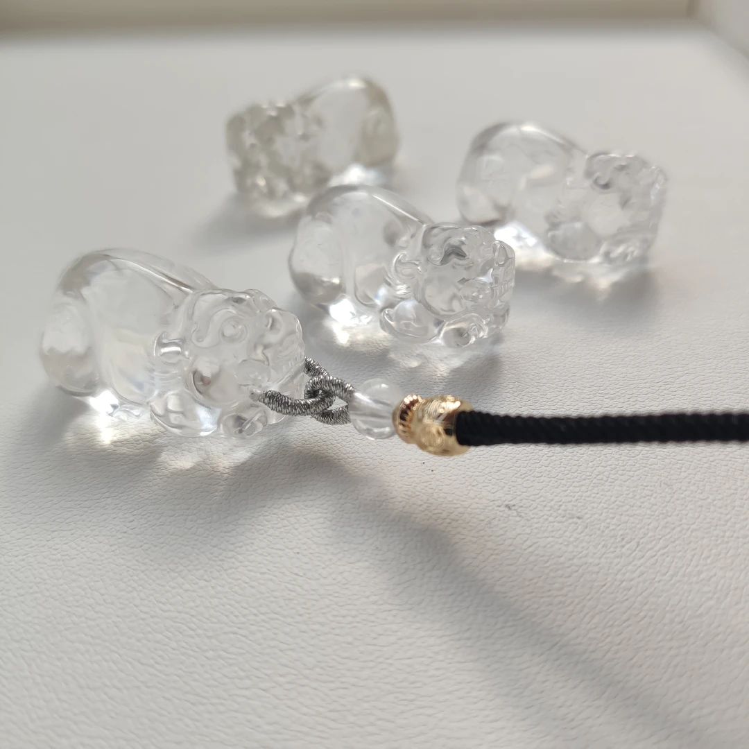 天然白水晶精雕貔貅观音大日如来生肖牌守护弥勒佛公吊坠手工百搭