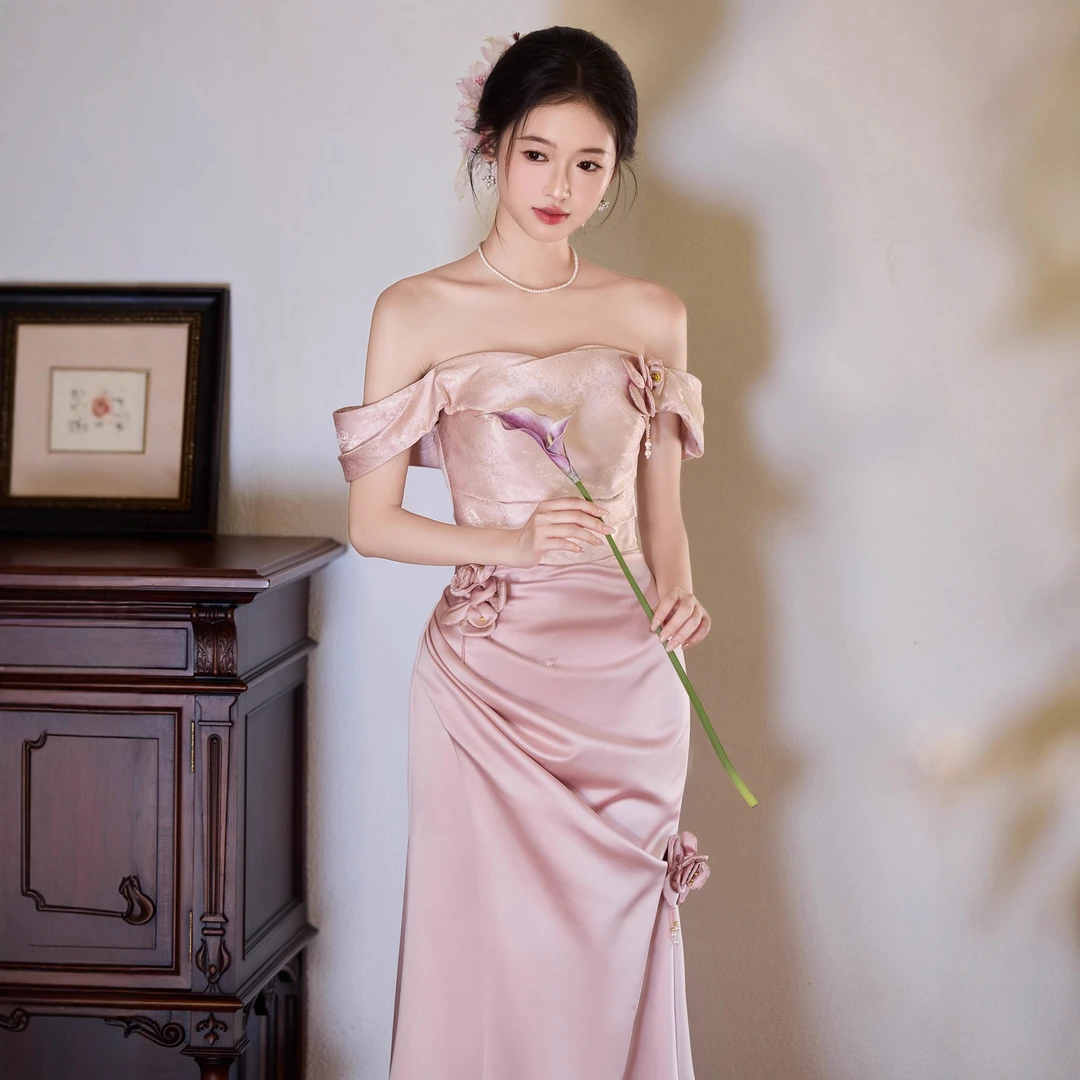 一字肩敬酒服粉色订婚晨袍礼服连衣裙轻奢小众收腰鱼尾宴会晚礼服