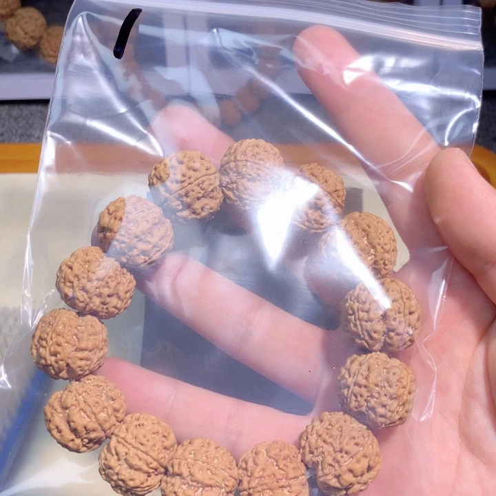 吊坠金刚菩提哇***嘿1。