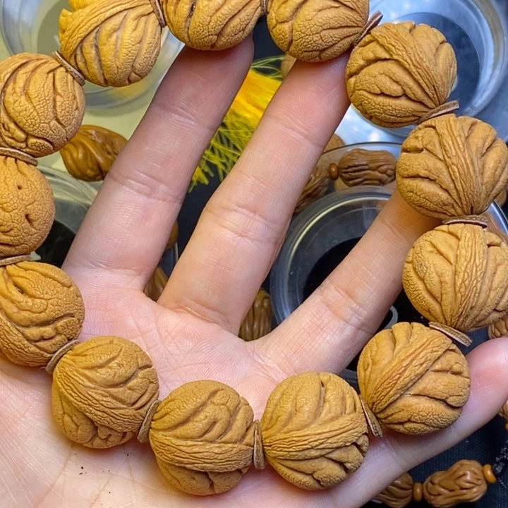 桃核吊坠秦岭龙纹桃核22尺寸