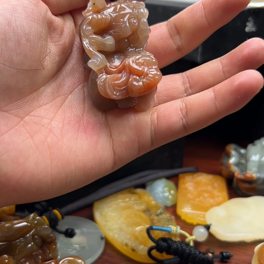 石英质玉（黄龙玉）未镶嵌多样性发货，发其一