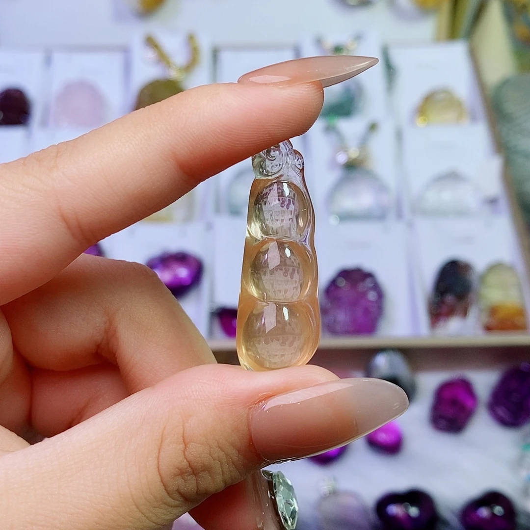 未镶嵌吊坠(赠链)水晶