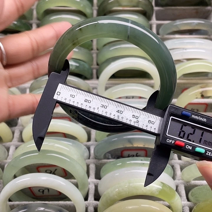 未镶嵌蛇纹石玉手镯113