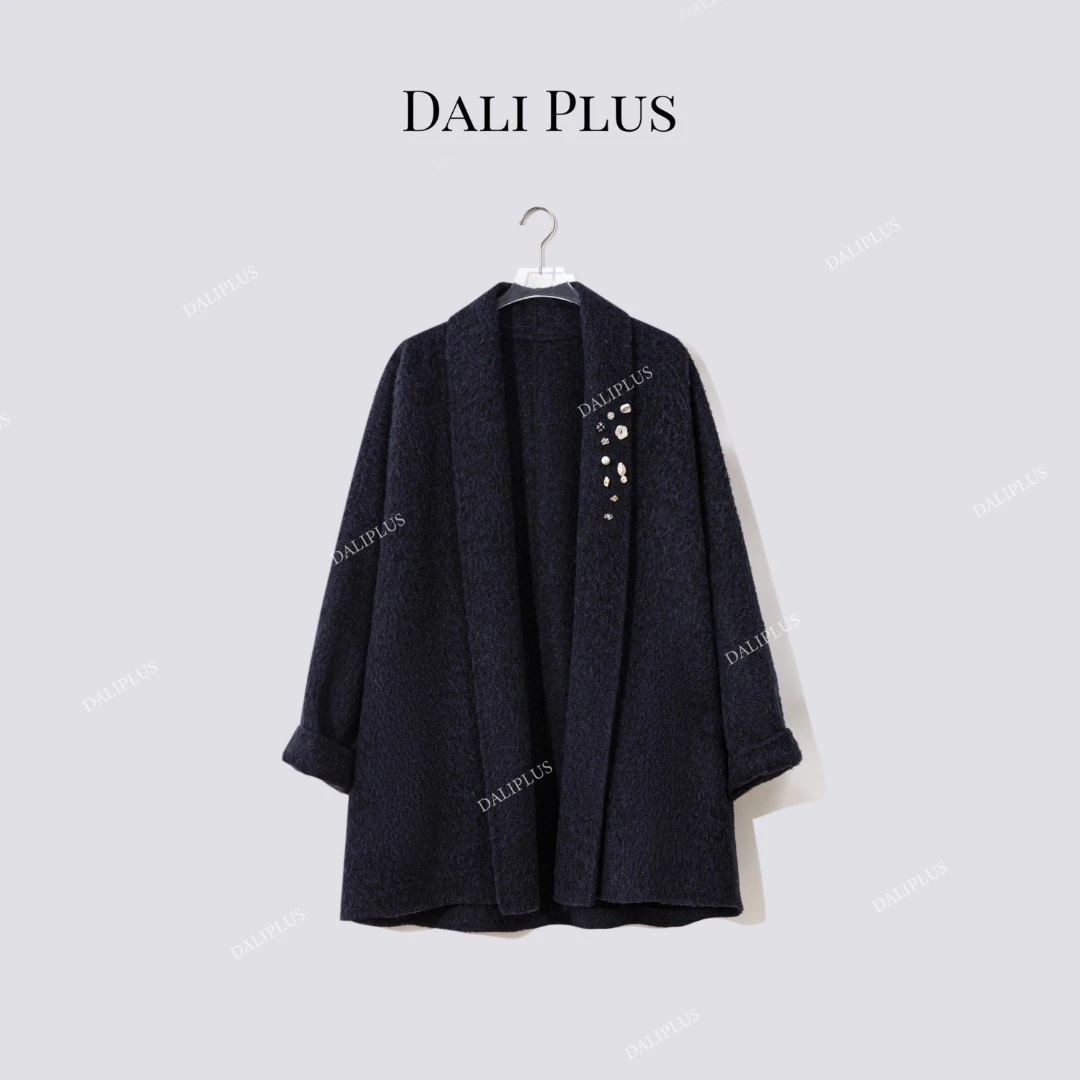 DALI PLUS重磅苏力羊驼毛”手工缝制贝壳装饰双面呢大衣-D5CK2193
