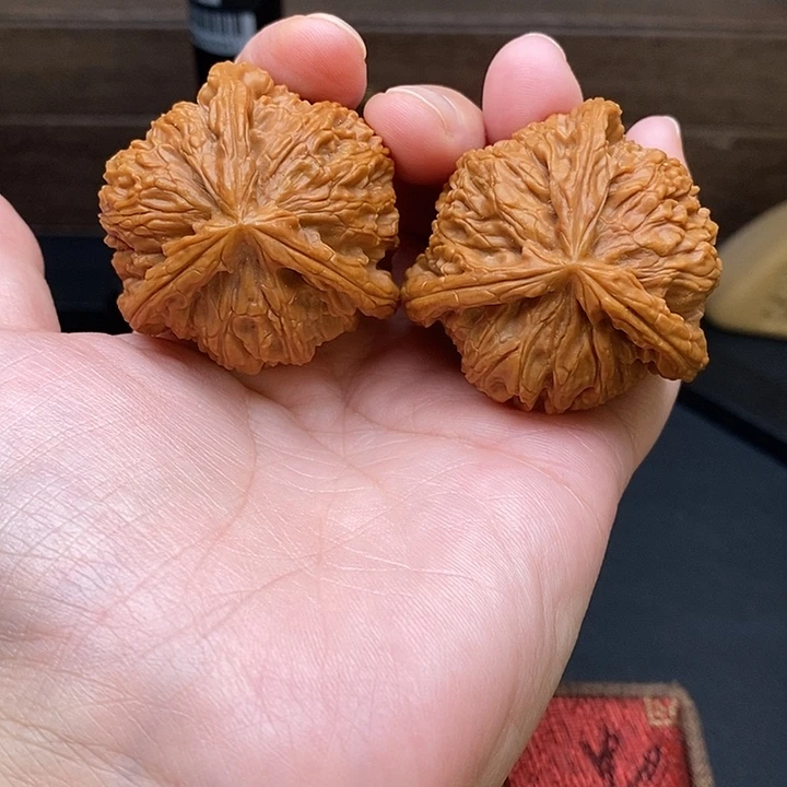 ****天把件文玩核桃白奔