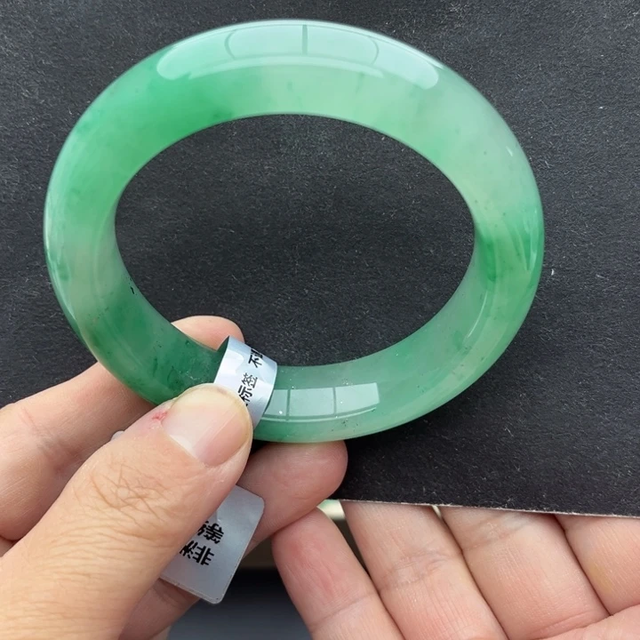 石英质玉未镶嵌手镯56.9