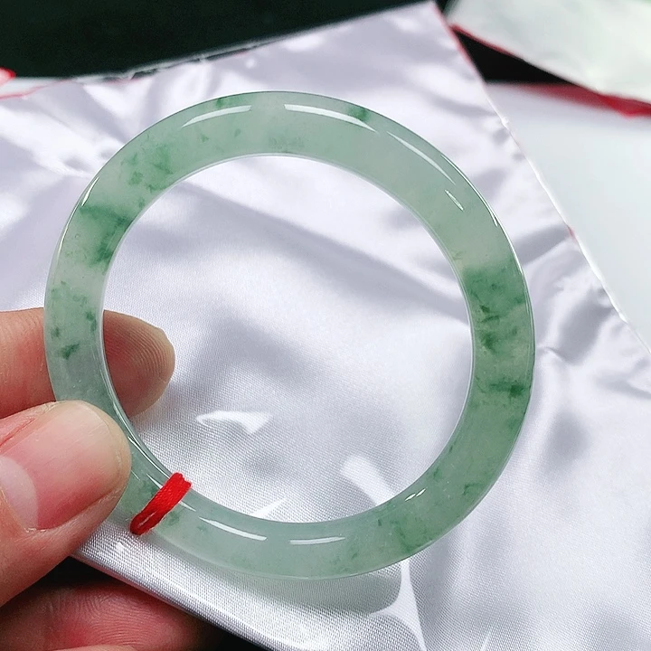 翡翠手镯（圆镯）未镶嵌翡翠手镯未镶嵌