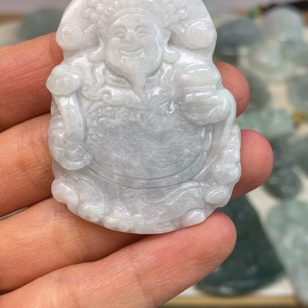翡翠颈饰未镶嵌财神
