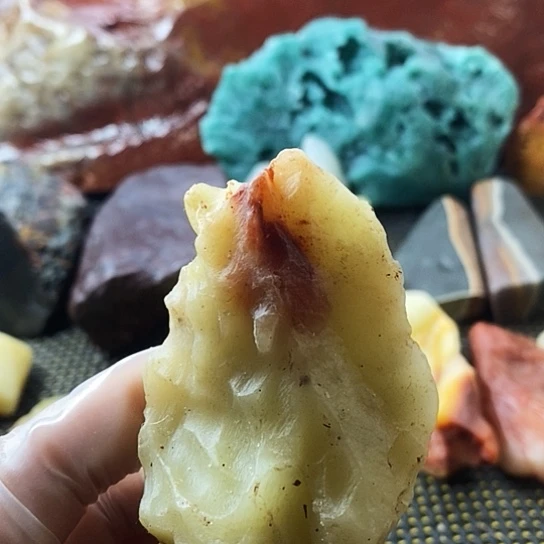 此***年寿山石寿山品种石原石毛料