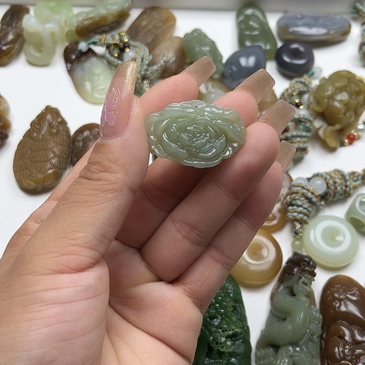 我***的颈饰未镶嵌和田玉