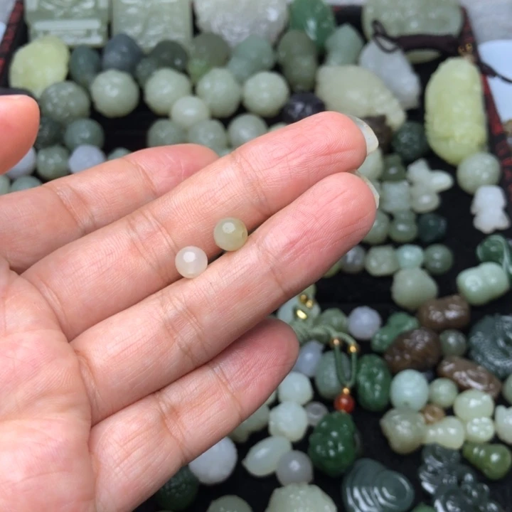 【闪购商品】和田玉未镶嵌颈饰＂****調