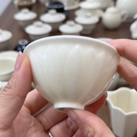微瑕莲瓣鸡心杯不带礼盒