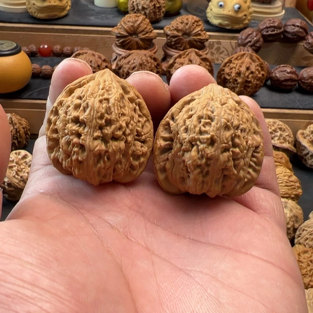 猴头核桃把件文玩核桃，蓟县绣球