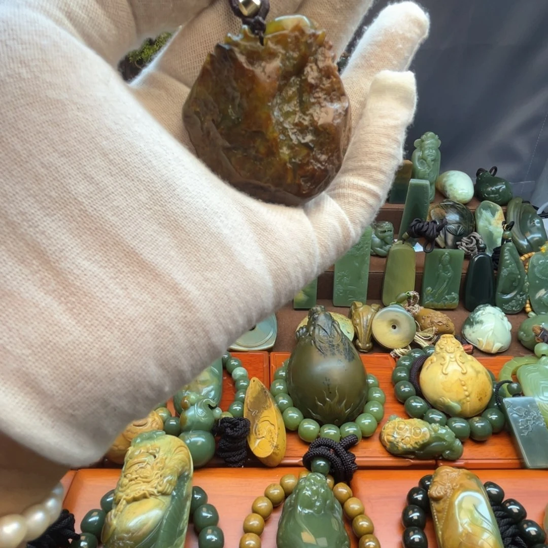 岫岩河磨玉（透闪石质玉）未镶嵌颈饰