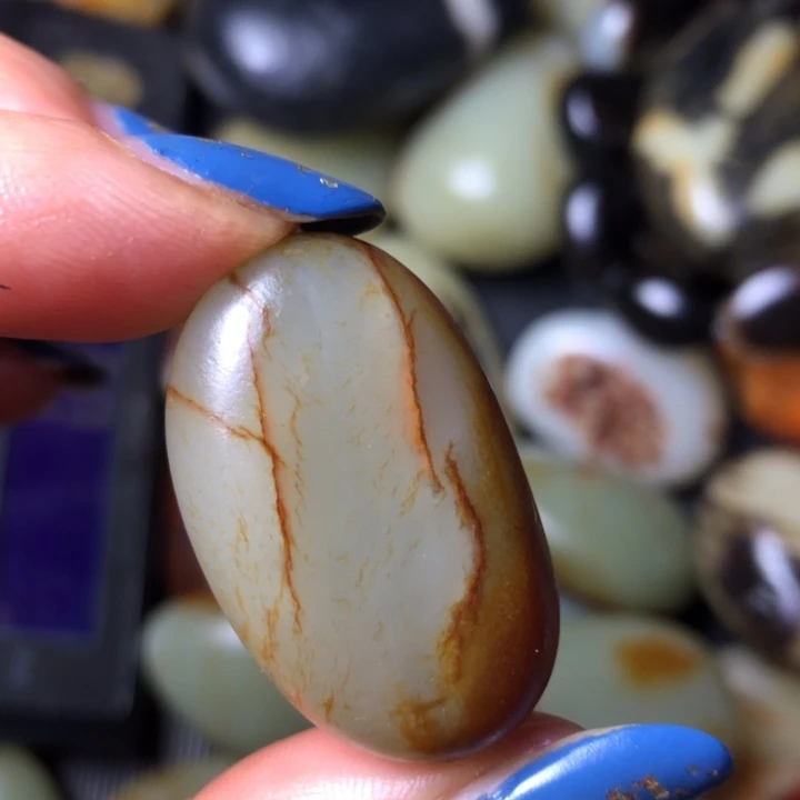 和田玉未镶嵌珠宝奇石