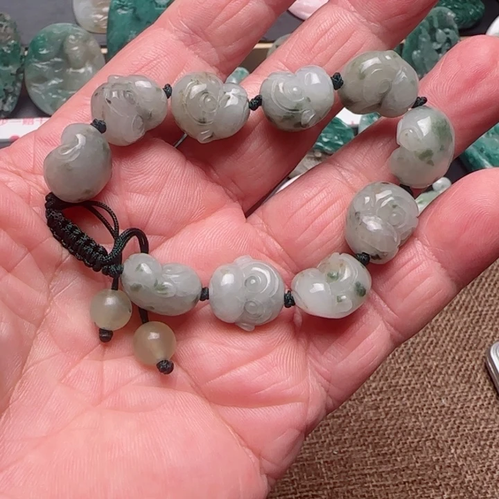 独山玉未镶嵌颈饰