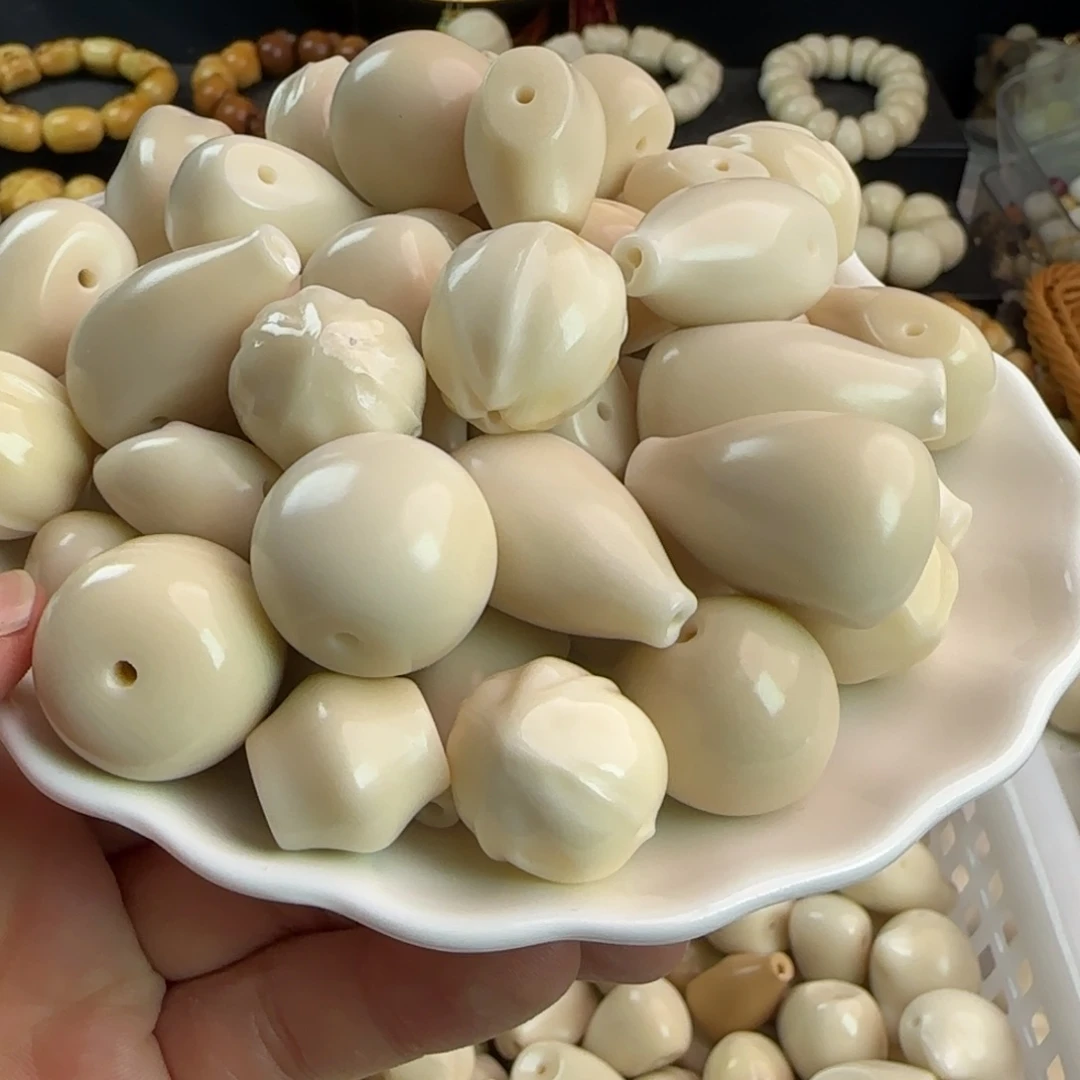 吊坠菩提根/象牙果微瑕疵三通10颗（不同款式随机发）