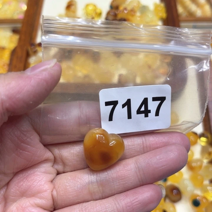 未镶嵌颈饰琥珀蜜蜡