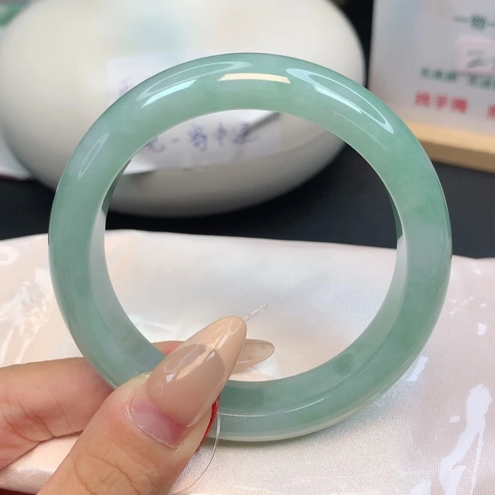 未镶嵌手镯翡翠25