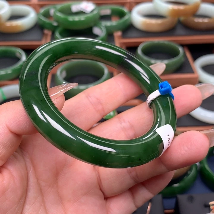 和田玉（碧玉）手镯未镶嵌5657圈口