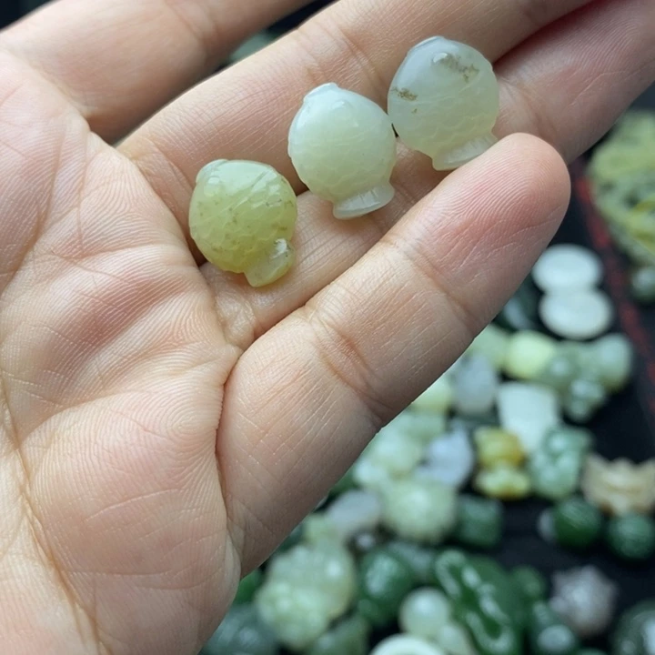 和田玉未镶嵌颈饰福利无售后