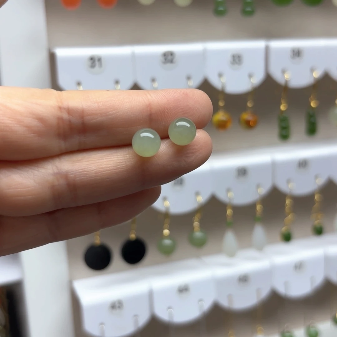 和田玉银S925镶嵌耳饰8m m