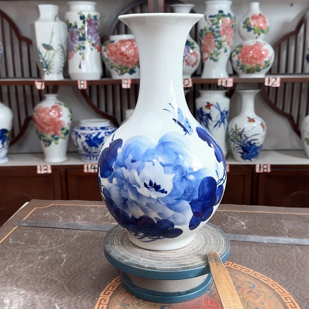 摆件景德镇陶瓷赏青牡