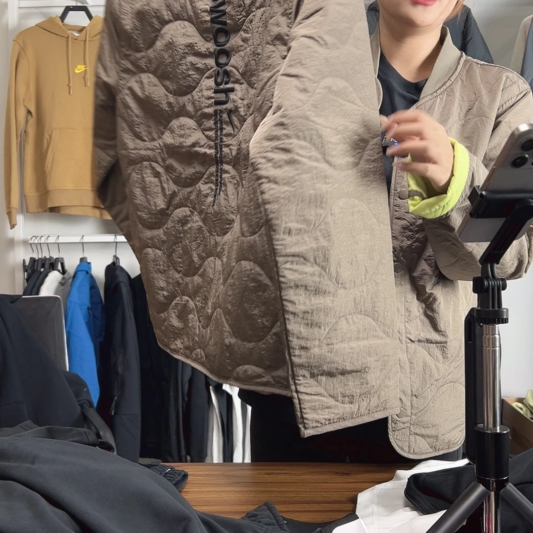 1909棕色外套L码不退换