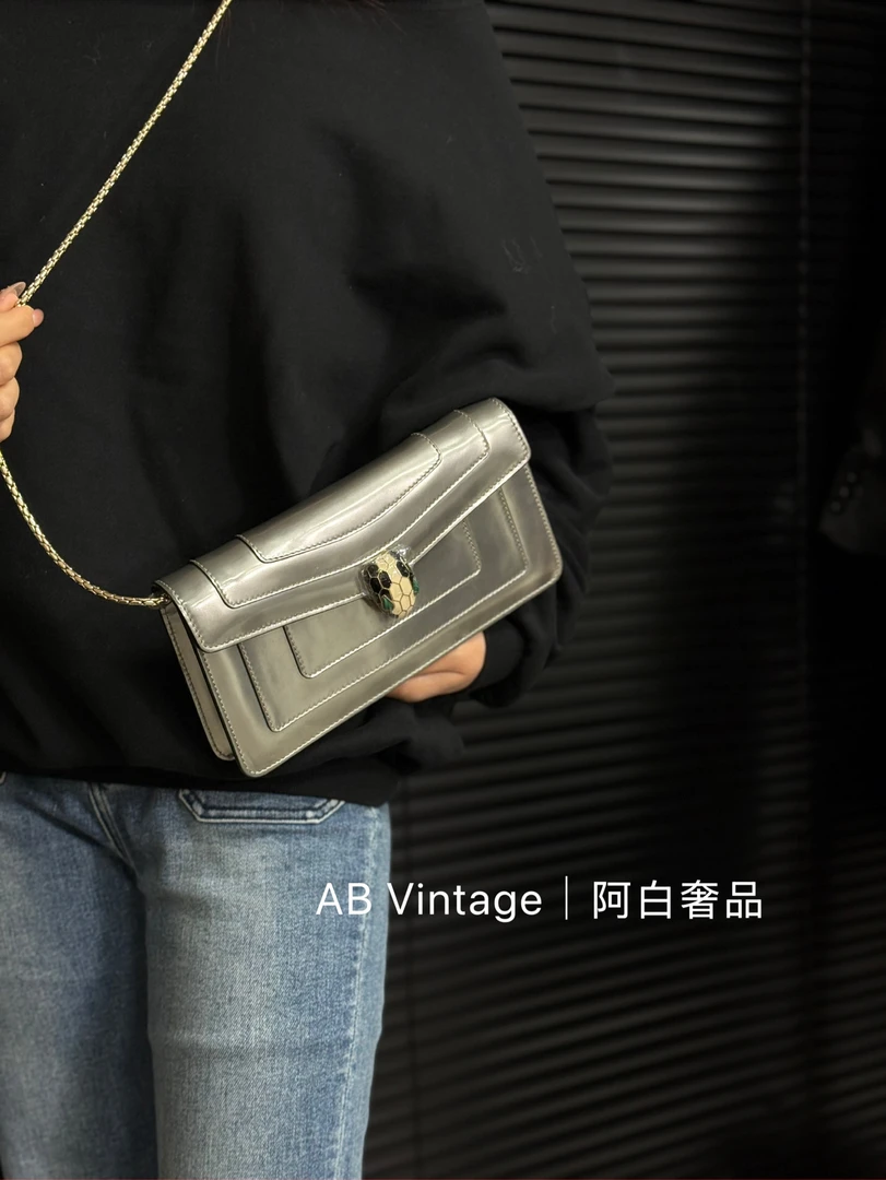 95新 BVLGARI/宝格丽 阿白奢品/宝格丽 银色蛇头信封包