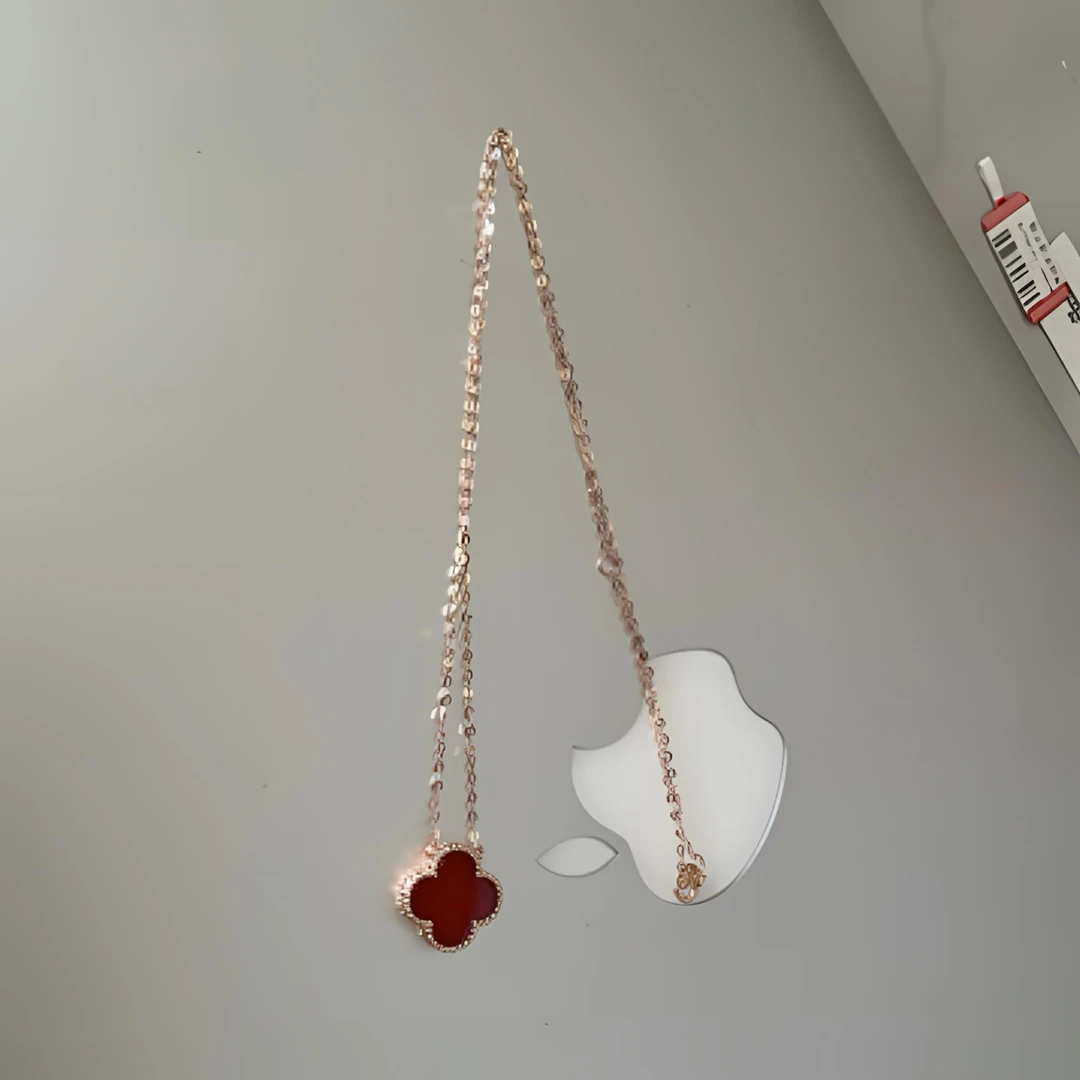 18k金玫瑰金项链玛瑙幸运草吊坠项链美丽优雅（含链）（多样性发货）