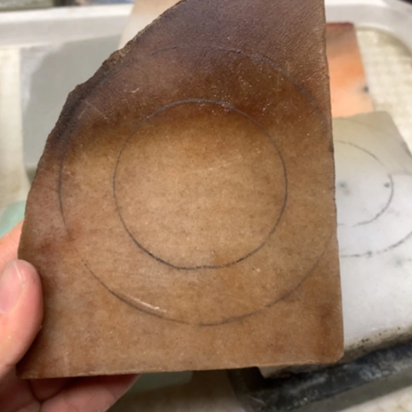 【闪购商品】石英质玉手镯未镶嵌咖色熊