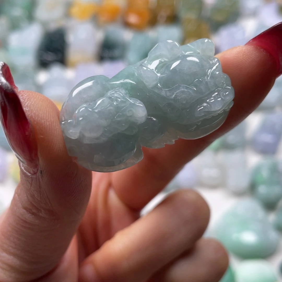 翡翠吊坠(赠链)未镶嵌