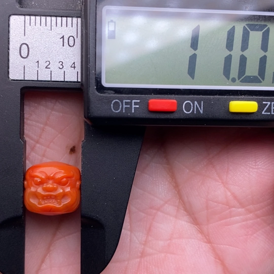 南红玛瑙配饰未镶嵌有瑕疵