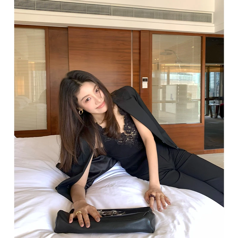 【ALONE SAVOR】龍喜儿蔓花络纹 早秋镂空背心V领修身吊带Z970