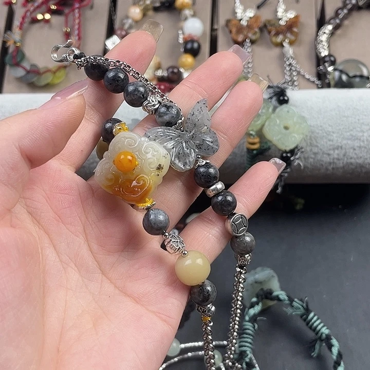 처***）蛇纹石玉合金颈饰