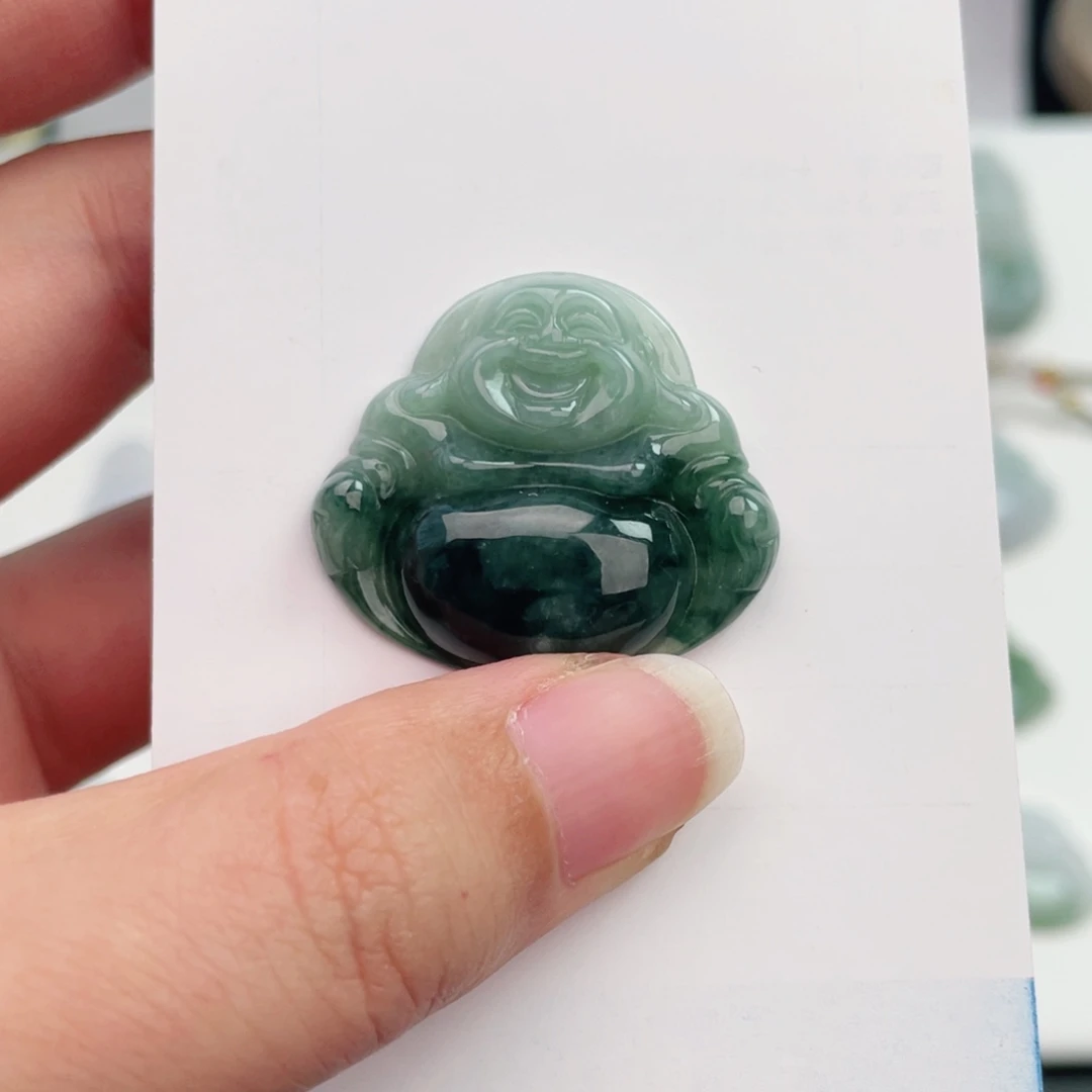 翡翠未镶嵌颈饰佛公
