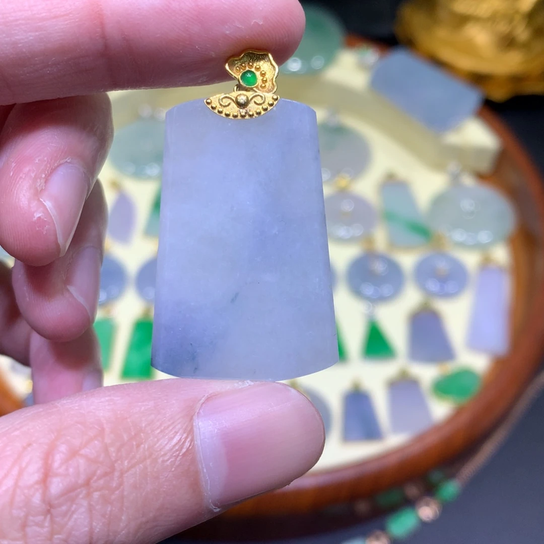 翡翠吊坠(不含链)18K金镶嵌