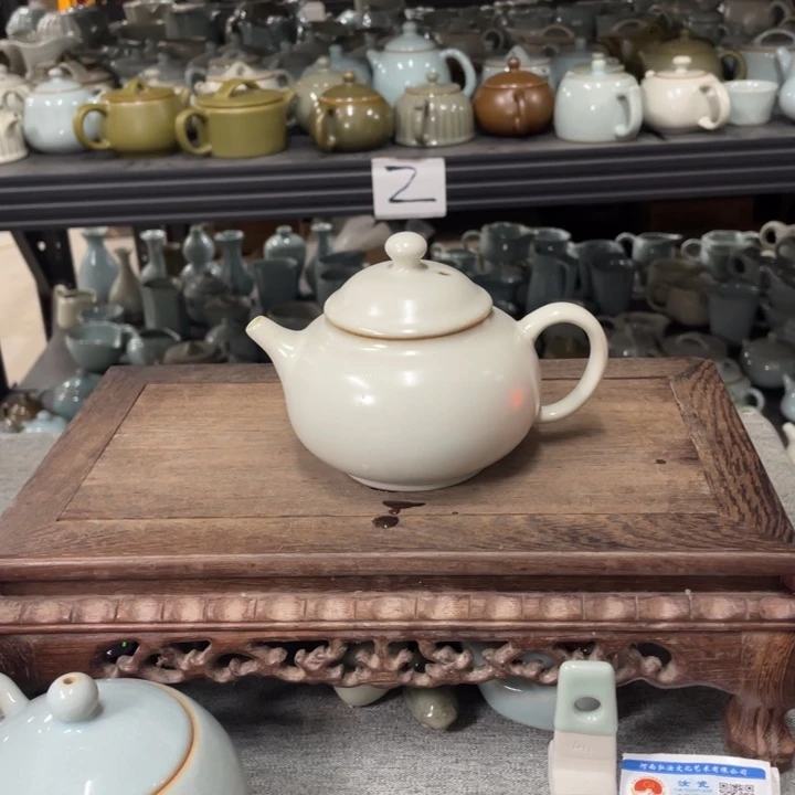 摆件月白釉支烧大容天壶