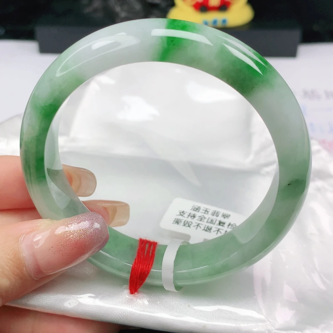 翡翠未镶嵌手镯正