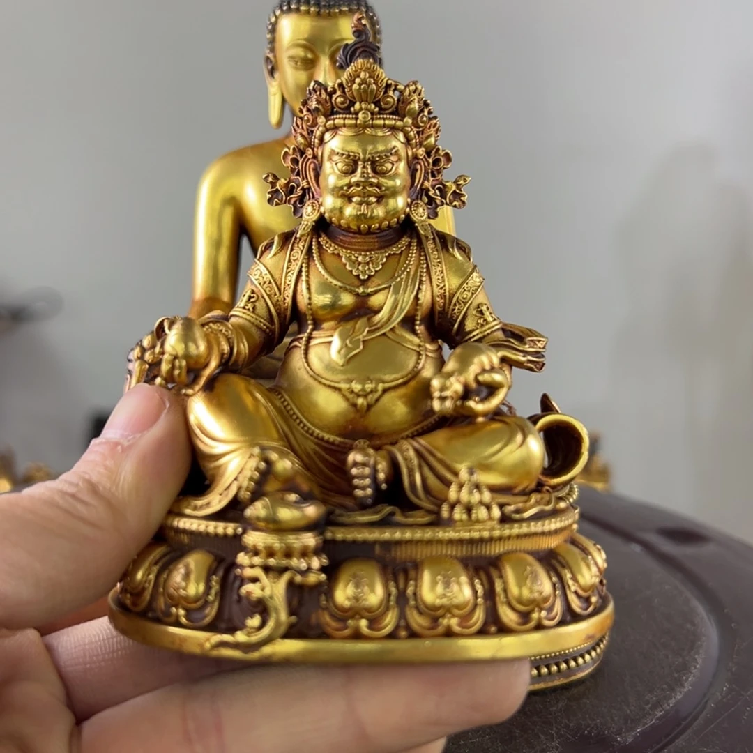 蔡*师佛像的造型和造型都