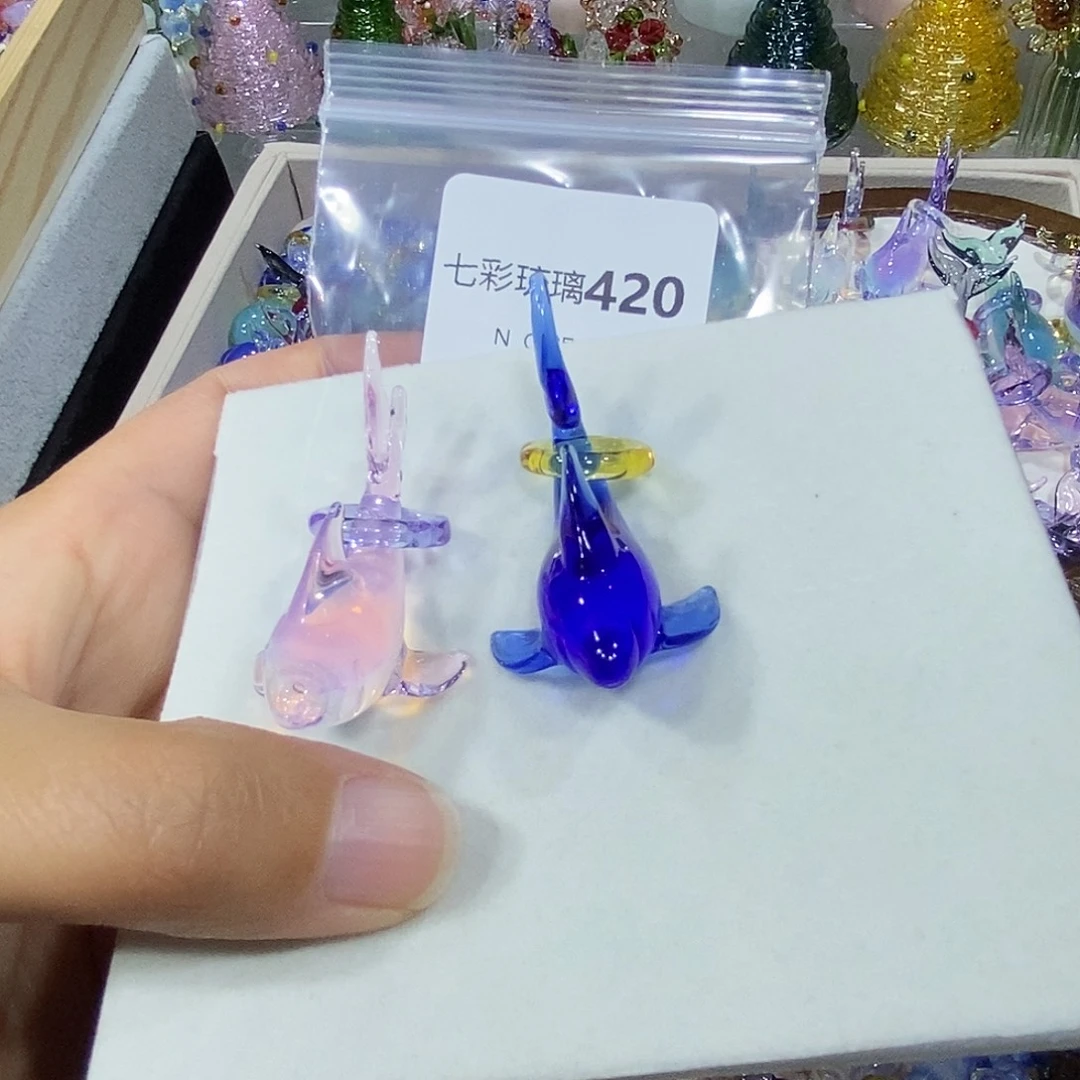 麦***夫吊坠（不含链）玻璃420鲨鱼两条