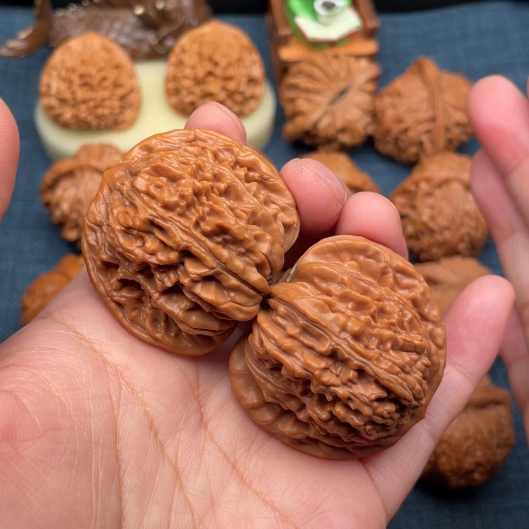 文玩核桃把件42.8平谷山地楼