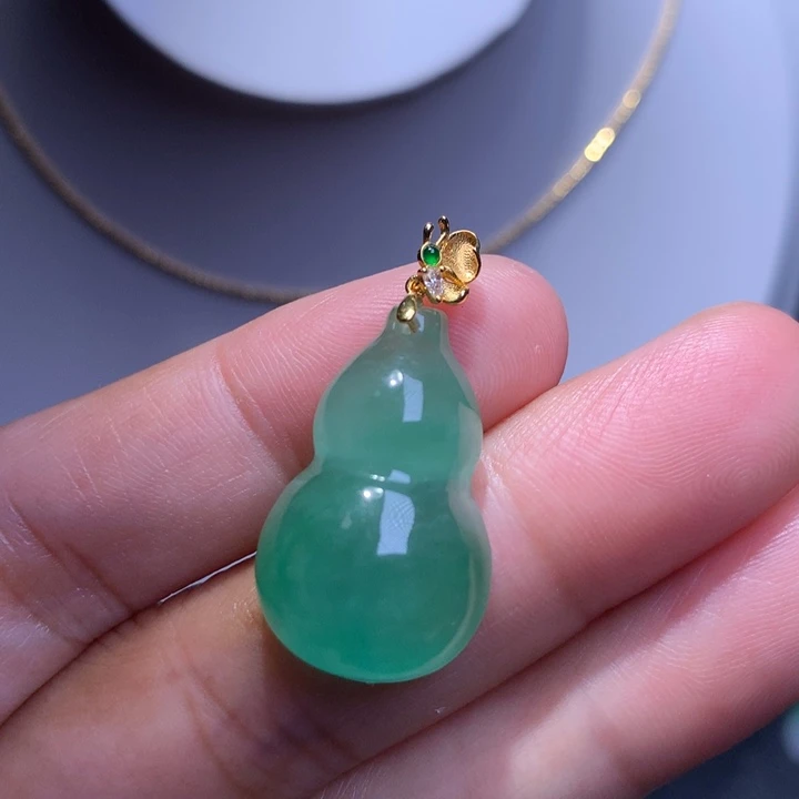 世***吗缅甸翡翠冰晴葫芦