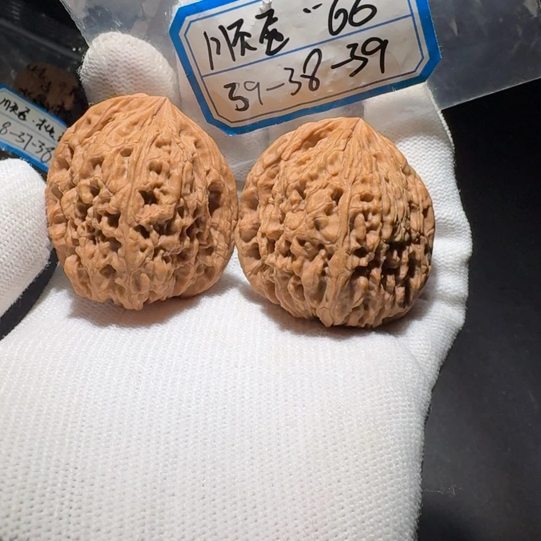 文玩核桃把件10号顺歪